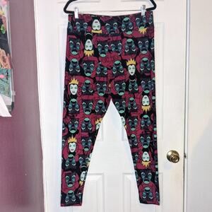 LuLaRoe Disney Snow White Evil Queen Mirror Red Roses Black Leggings TC2